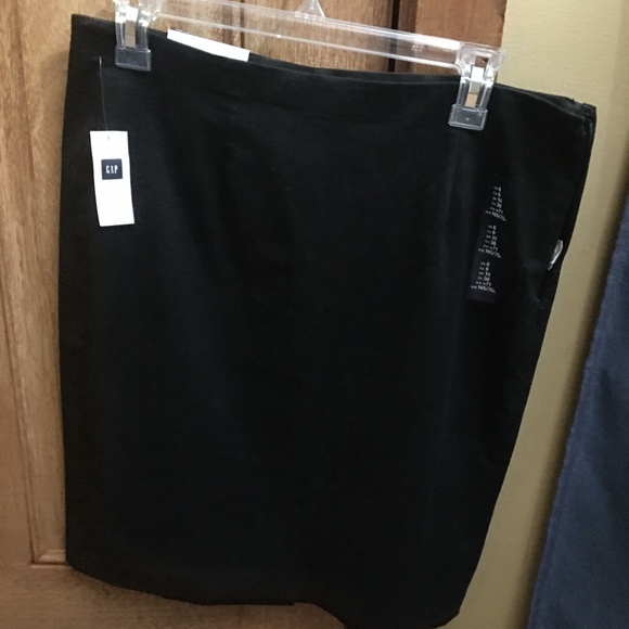Black skirt NWT SZ 6 Gap - Picture 1 of 2